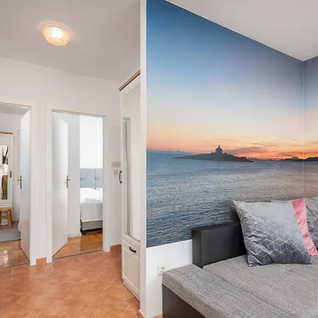 Sunrise Hvar Apartman *